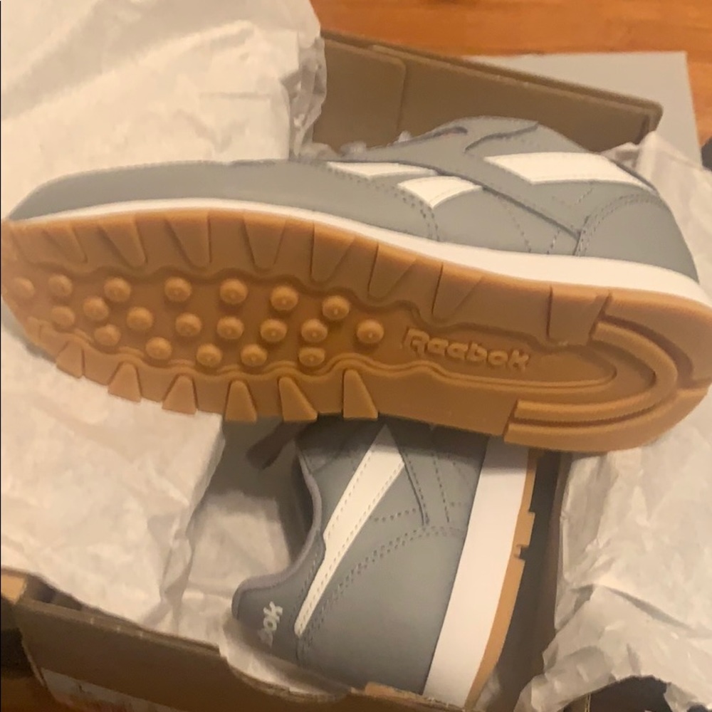 Reebok - Picture 4 of 4
